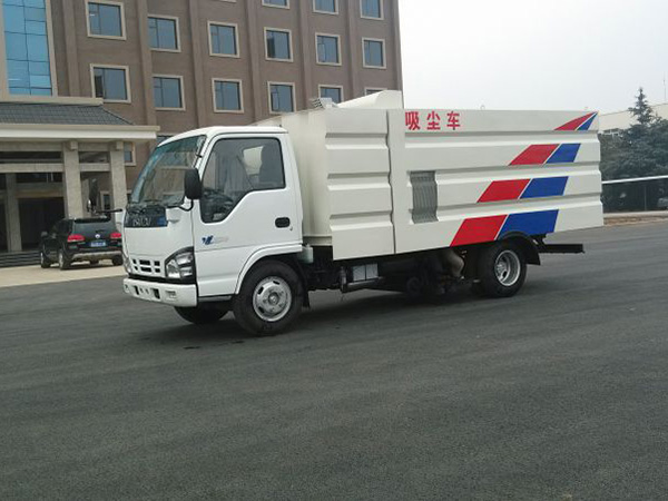 灑水吸塵車(chē)廠家